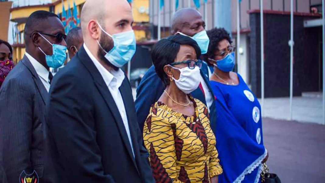 Trois corps des étudiants congolais décédés en Chypre arrivés à Kinshasa Trois corps des étudiants congolais décédés en Chypre arrivés à Kinshasa