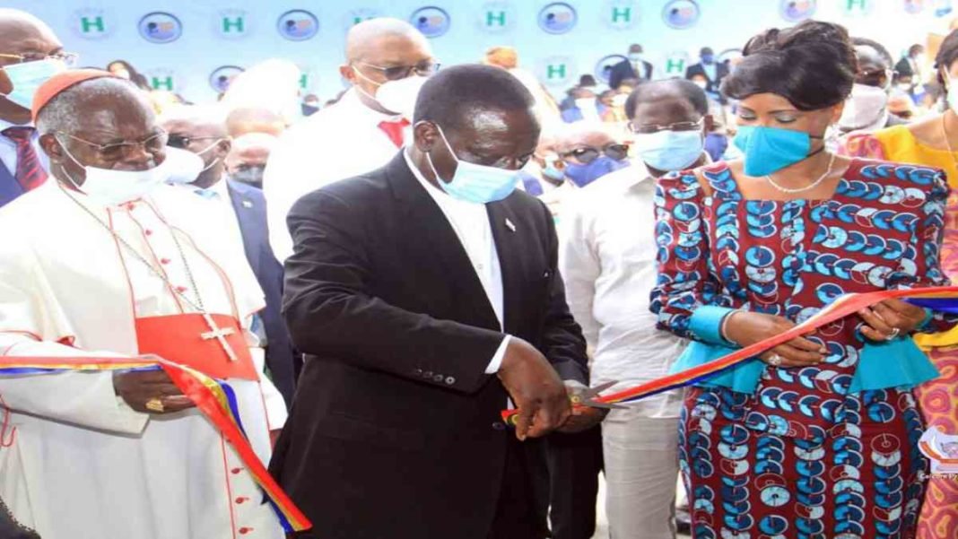 Le Premier ministre Sylvestre Ilunga inaugure un centre hospitalier de l’ex-Première Dame Olive Lembe Kabila