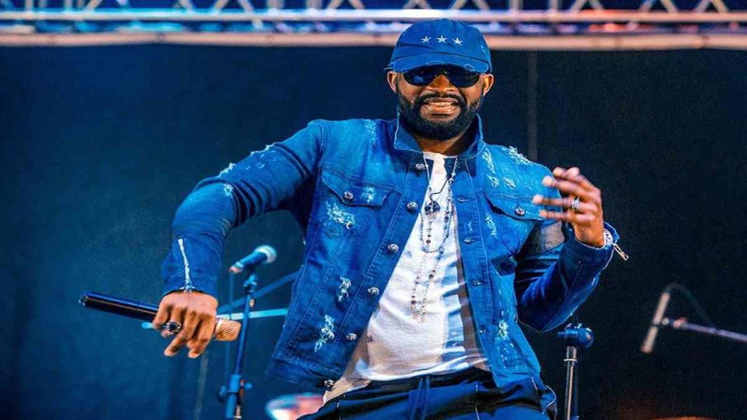 Na longwa chez Fally Ipupa pona a sololaka bien te (Ex drumeur de Fally Ipupa) Na longwa chez Fally Ipupa pona a sololaka bien te (Ex drumeur de Fally Ipupa)