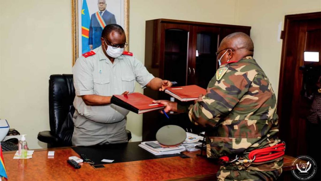 Remise-reprise à la Maison militaire du président Félix Tshisekedi Remise-reprise à la Maison militaire du président Félix Tshisekedi