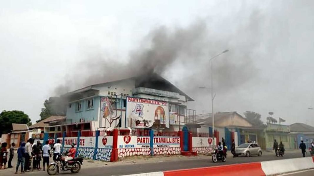 Sendwe : un boulevard pour l’UDPS d’incendier les sièges du PPRD, du parti de Mbikayi et l’église de Sony Kafuta