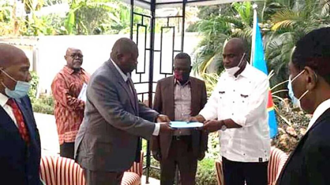 Plan de sortie de crise » : Martin Fayulu charge Lisanga Bonganga auprès du fcc et cach Plan de sortie de crise » : Martin Fayulu charge Lisanga Bonganga auprès du fcc et cach