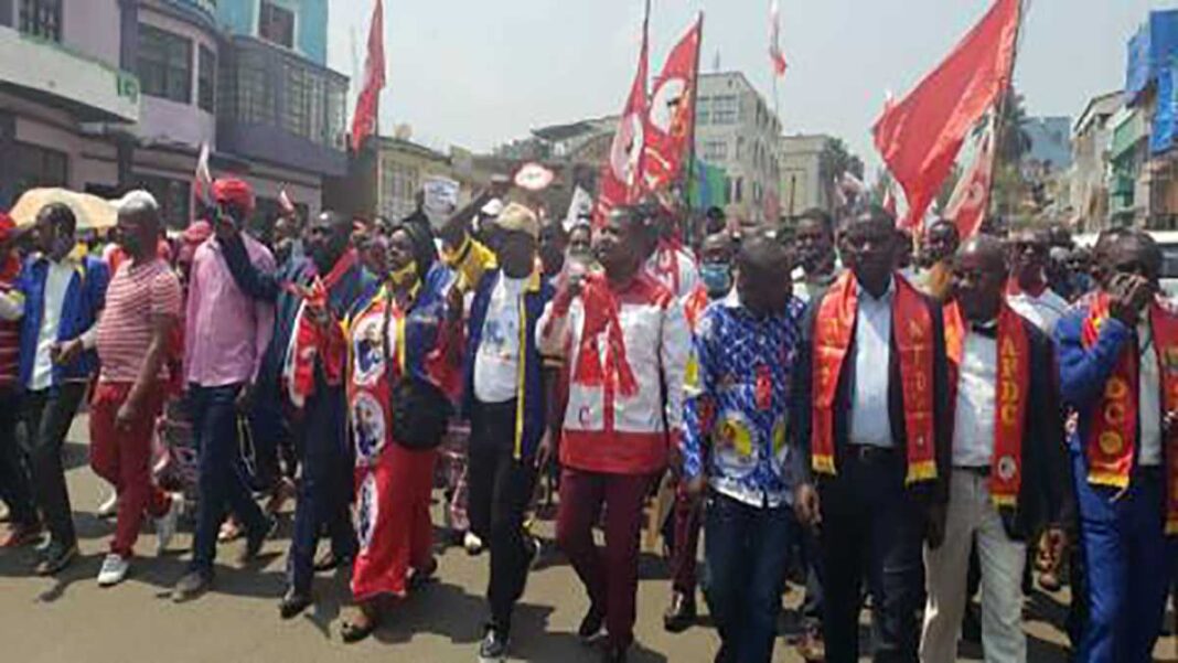 Sud-Kivu : L’AFDC de Lukwebo a manifesté aux côtés de l’UNC pour exiger une justice équitable et indépendante dans le procès en appel de Kamerhe Sud-Kivu : L’AFDC de Lukwebo a manifesté aux côtés de l’UNC pour exiger une justice équitable et indépendante dans le procès en appel de Kamerhe