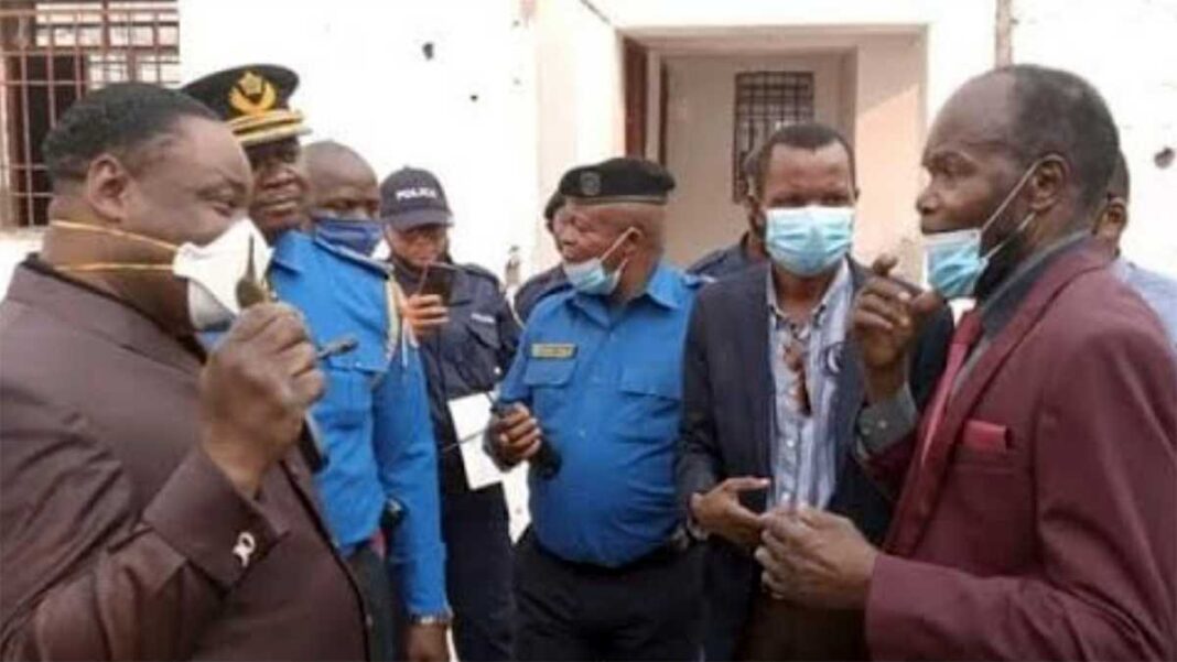 Muanda Nsemi enfin libre : En direct de sa résidence Muanda Nsemi enfin libre : En direct de sa résidence