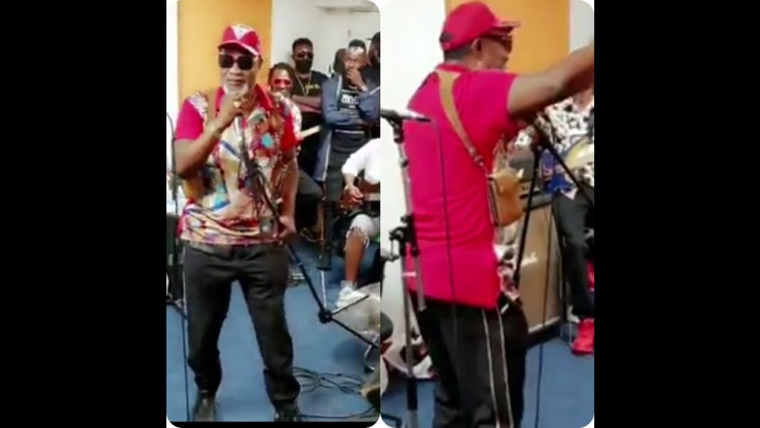 Répétition de Koffi Olomide et les anciens de son groupe à Paris Répétition de Koffi Olomide et les anciens de son groupe à Paris