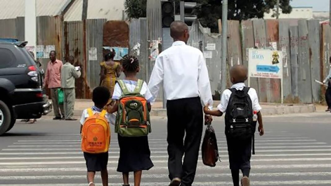 Rentrée scolaire : le Gouvernement confirme, les enseignants boudent, les parents dépassés