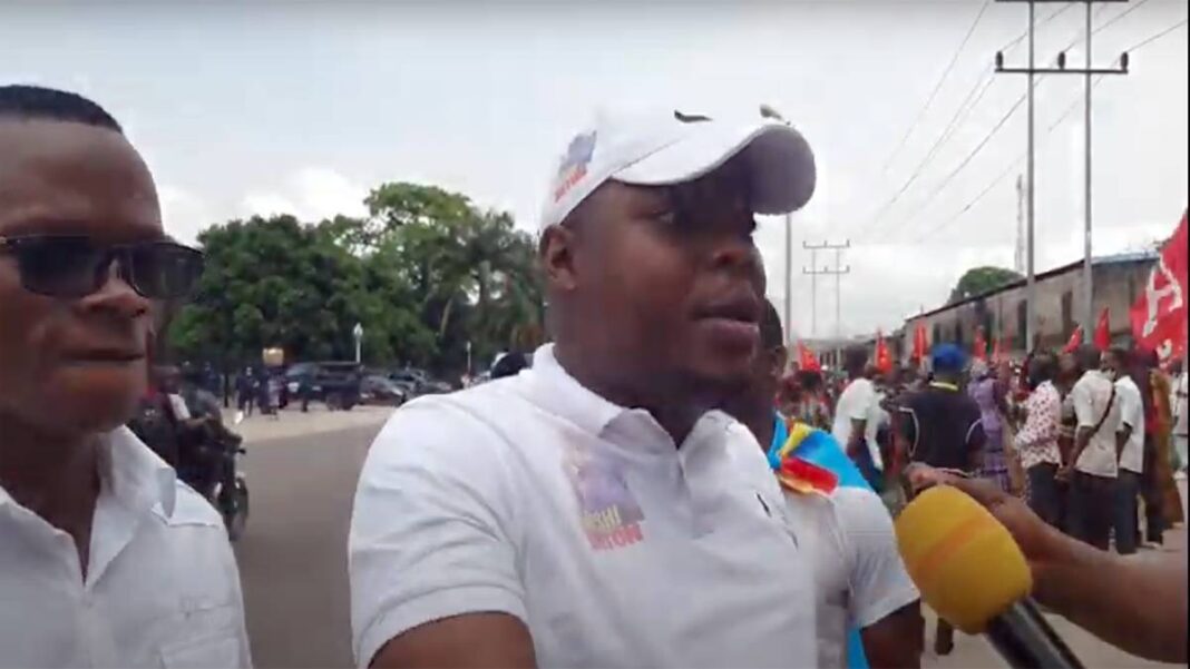 Live : Peuple atomboki na Palais du Peuple Live : Peuple atomboki na Palais du Peuple