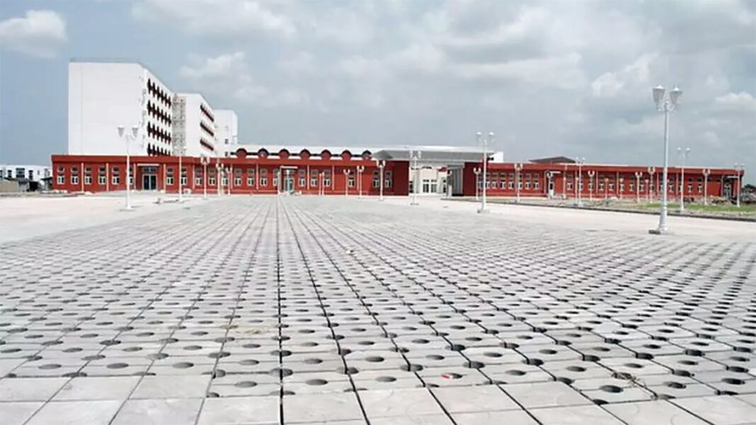 Urgent : l’ADG de l’hôpital du Cinquantenaire aux arrêts Urgent : l’ADG de l’hôpital du Cinquantenaire aux arrêts