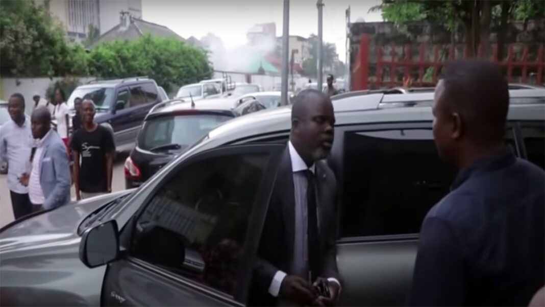 Israël Mutombo sort enfin de son silence après sa libération Israël Mutombo sort enfin de son silence après sa libération
