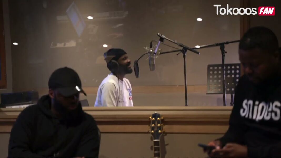Comment Fally Ipupa composait la chanson « Un coup » avec Dadju au studio Comment Fally Ipupa composait la chanson « Un coup » avec Dadju au studio