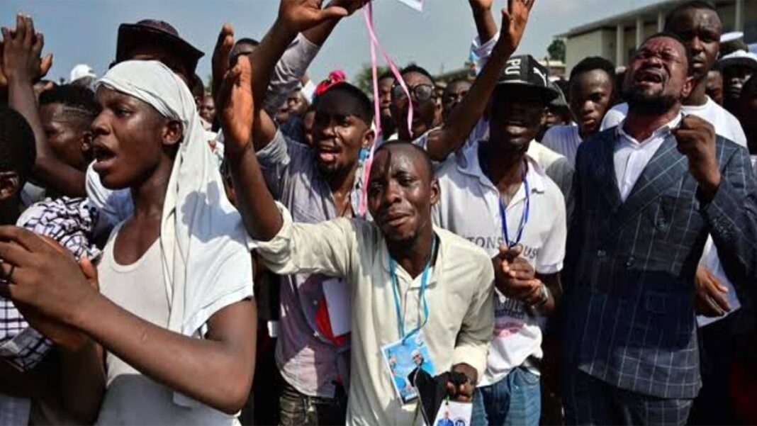 Bagarre entre les deux fédérations parallèles de l’UDPS avant l’arrivée de Félix Tshisekedi à Lubumbashi Bagarre entre les deux fédérations parallèles de l’UDPS avant l’arrivée de Félix Tshisekedi à Lubumbashi