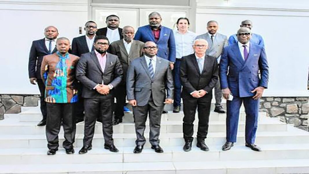 Foot : le premier ministre a reçu le nouveau sélectionneur des Léopards