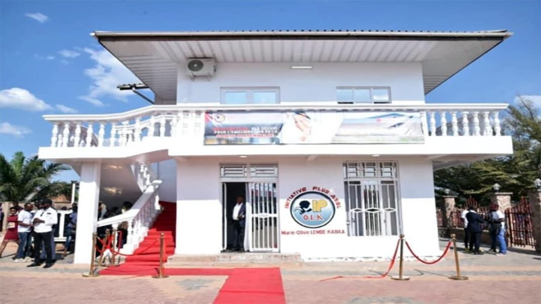Lubumbashi: Olive Lembe dote son Asbl Initiative Plus d’un siège moderne et équipé