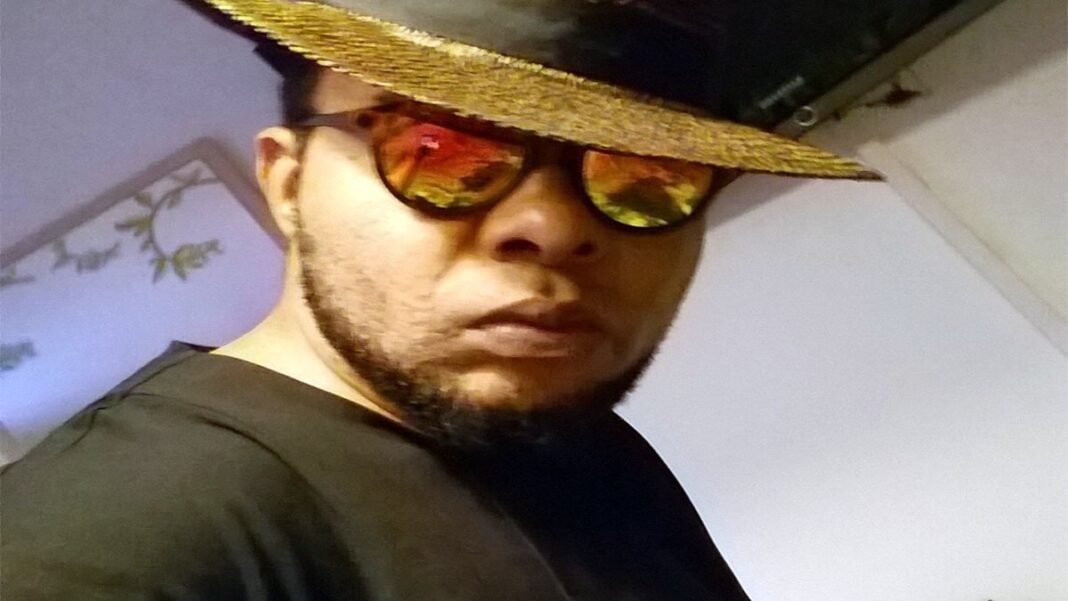 Violation du couvre-feu : Surpris par le général S. Kasongo en plein concert, le chanteur J.D.T Mulopwe prend fuite abandonnant fans et musiciens