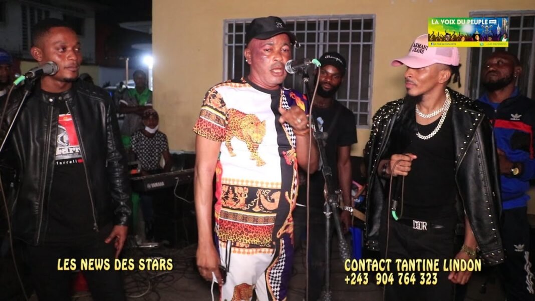 Prophète Denis Lessie en pleine répétition de Robinio Mundibu