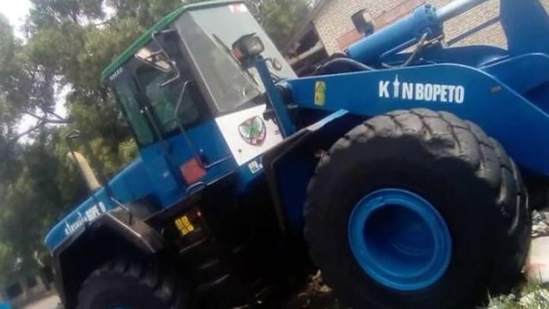 Opération « Kin Bopeto » : Vive polémique autour des tracteurs d’ « occasion achetés et repeints par l’Hôtel de ville »