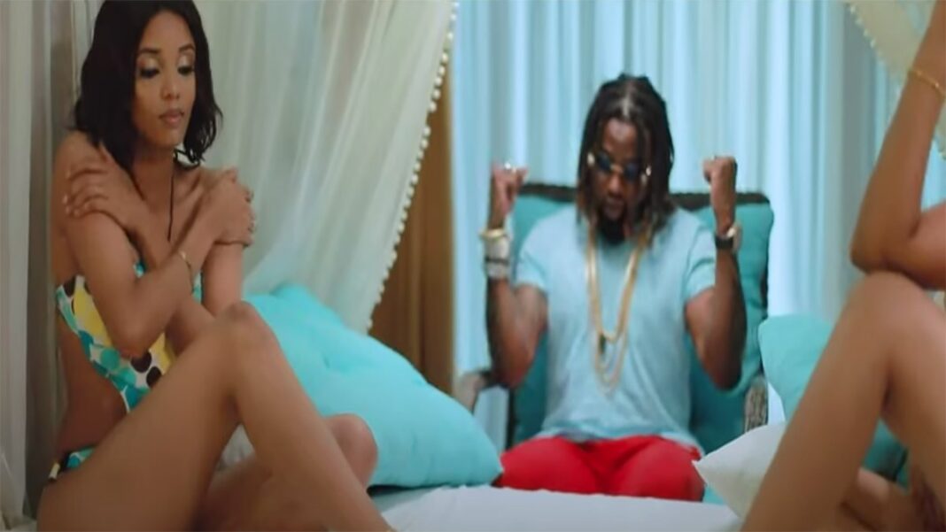 Ferre Gola – Pyromane (Clip Officiel) Ferre Gola – Pyromane (Clip Officiel)