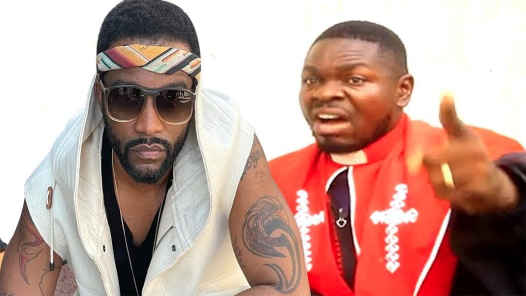 Frappé par la sécurité de Fally Ipupa, Liteya Kanda inconsolable en pleine émission Frappé par la sécurité de Fally Ipupa, Liteya Kanda inconsolable en pleine émission
