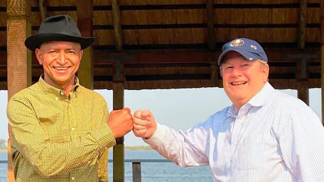 Présidentielle 2023: l’ambassadeur M. Hammer rassure Moïse Katumbi Présidentielle 2023: l’ambassadeur M. Hammer rassure Moïse Katumbi