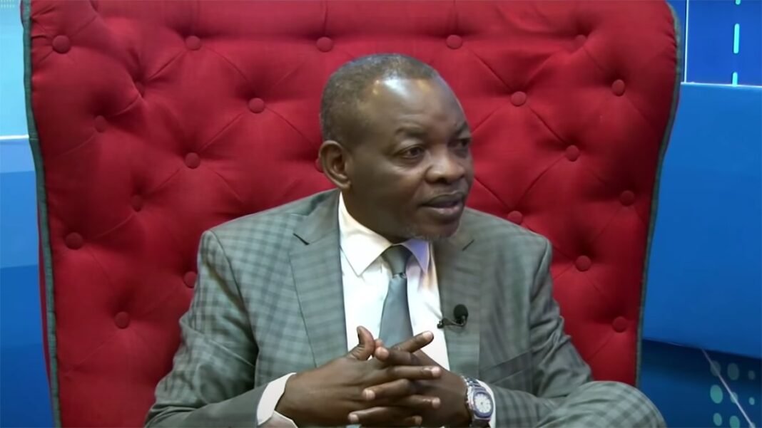 Mike Mukebayi frappe Kabuya et Kabund