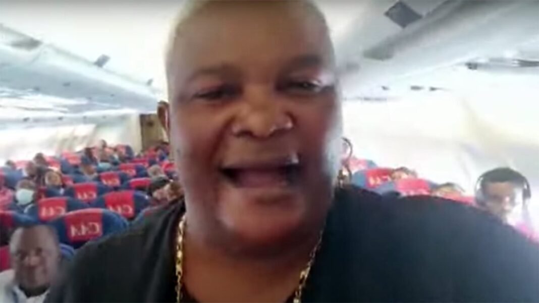 Regardez ce que Kissindjora et Prince Bakali ont fait en plein vol