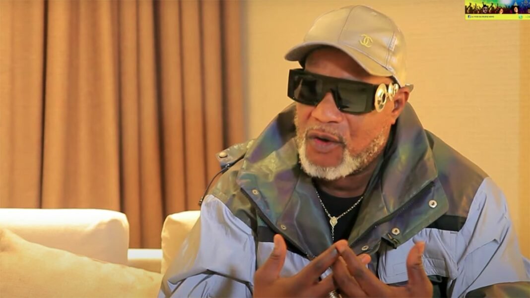 Koffi Olomide face à Vincent Tshiluizi parle de son concert au Rwanda