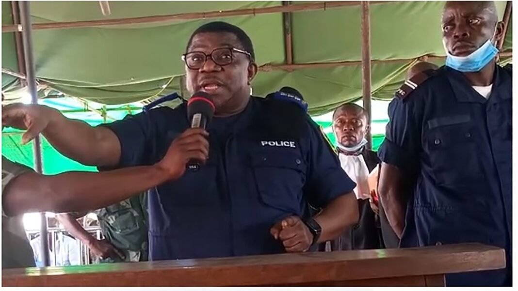 Meurtre de Chebeya et Bazana : “Le commanditaire, c’est John Numbi”, persiste le Colonel Daniel Mukalayi