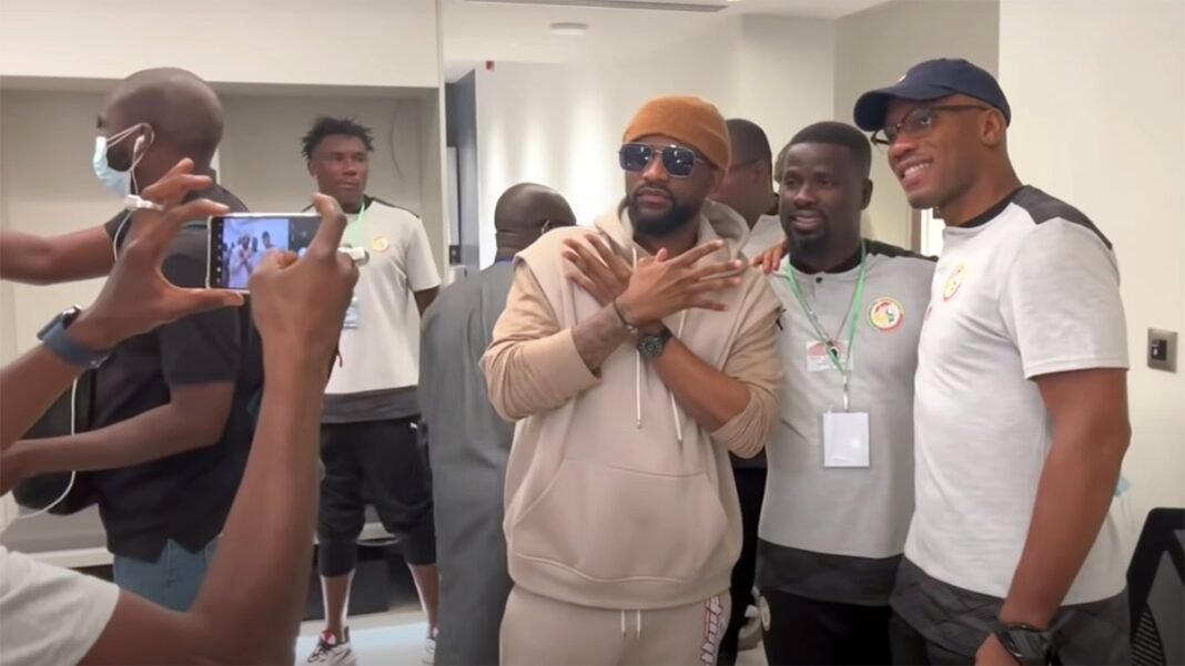 Fally Ipupa, Ambiance dans les vestiaires des Legends du football avec Drogba, Okocha, Eto’o et autres