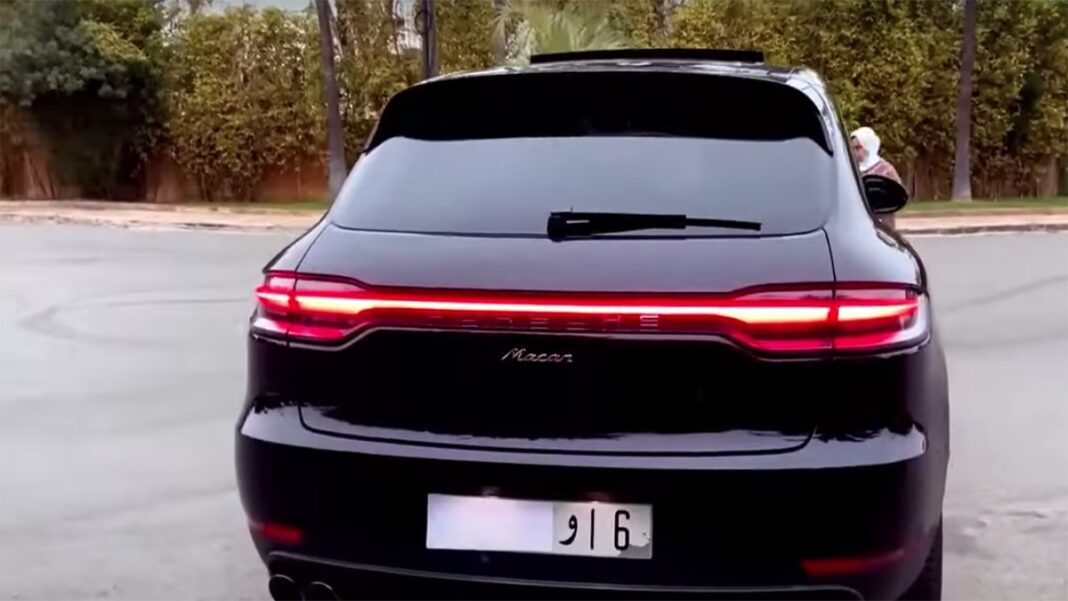 La femme de Fabregas offre à son mari une Porsche Macan La femme de Fabregas offre à son mari une Porsche Macan