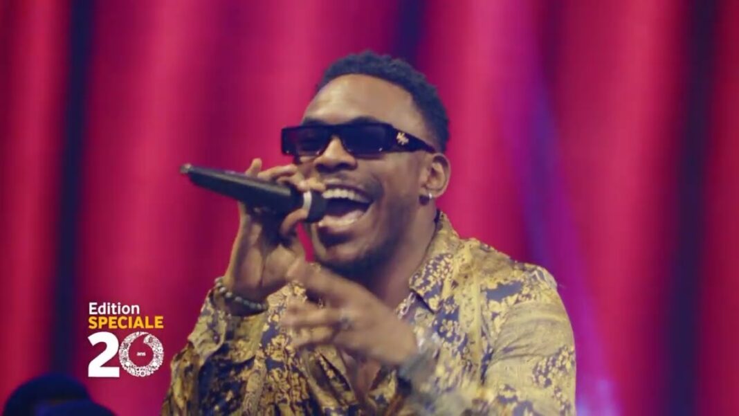 Vodacom Best of the Best : Prestation de Prince Babia (EAU BENITE de Simaro Massiya Lutumba) Vodacom Best of the Best : Prestation de Prince Babia (EAU BENITE de Simaro Massiya Lutumba)