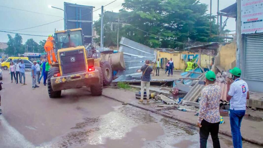 Destruction des marchés pirates avant l’arrivée du pape à Kinshasa