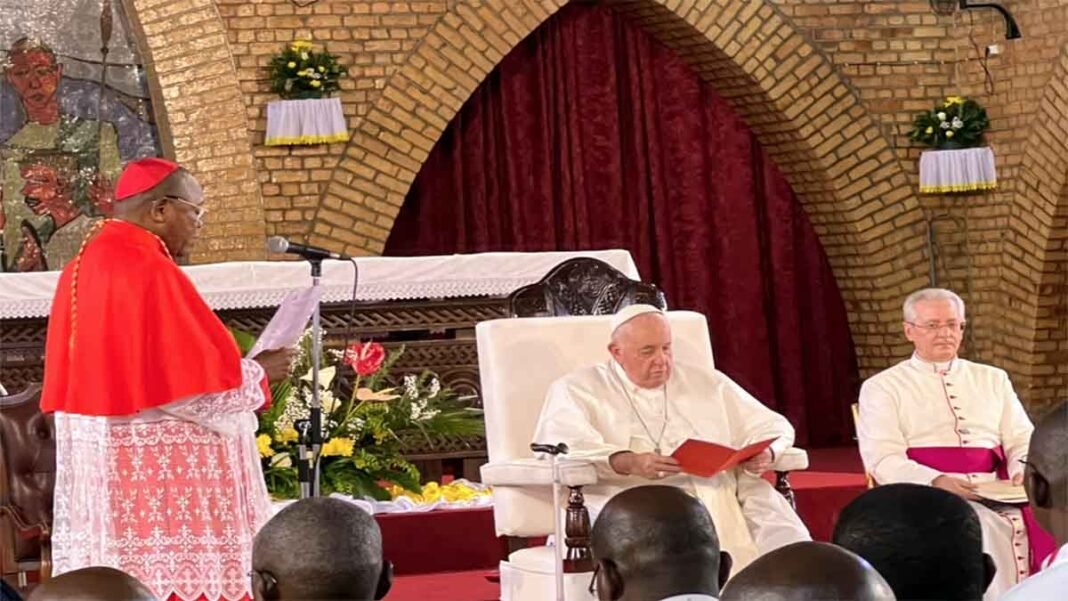 RDC: Après le passage du Pape François, 2 prêtres chassés du clergé catholique