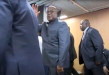 Félix Tshisekedi face à la diaspora à Paris