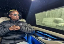 Petit Fally aperçu à Istanbul au bord d’une Mercedes-Maybach